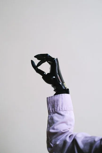 ロボットの器用さを加速する学習手法「ADEPT」が登場